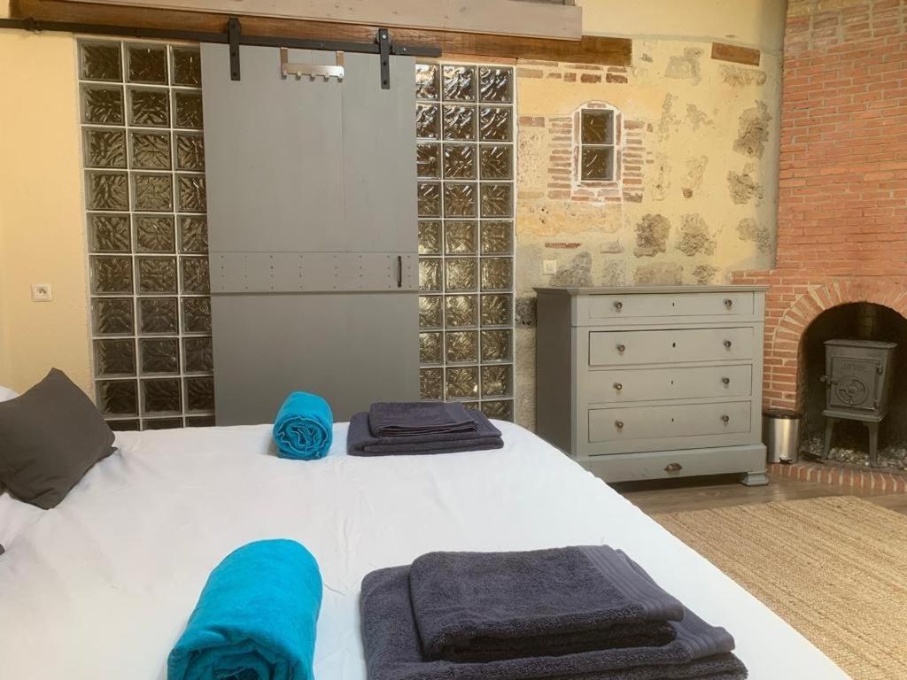 Gites De Verger, Stylish Self Catering Cottages In Sos Exterior photo